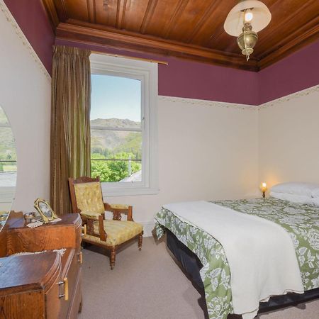 Dunstan House Motel Клайд Екстериор снимка