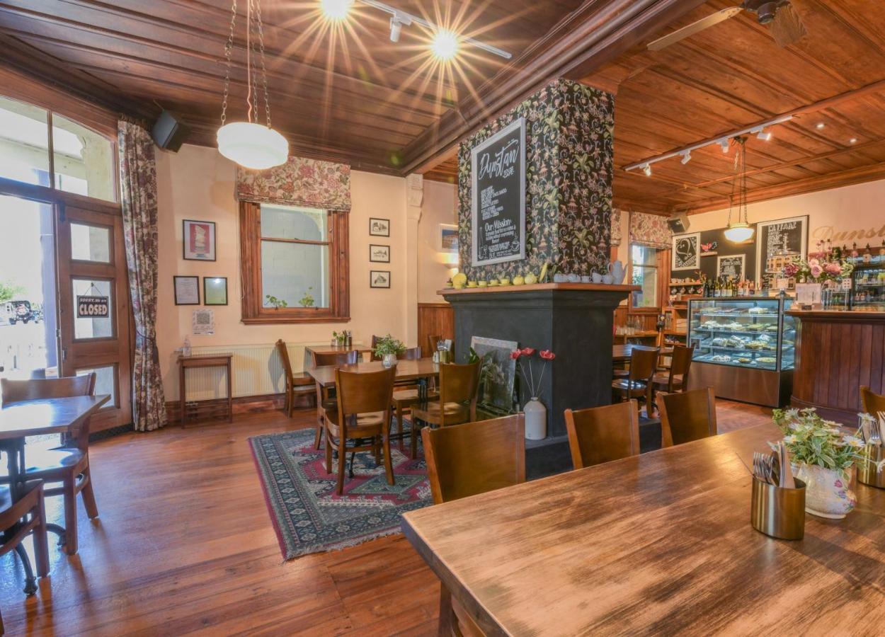Dunstan House Motel Клайд Екстериор снимка