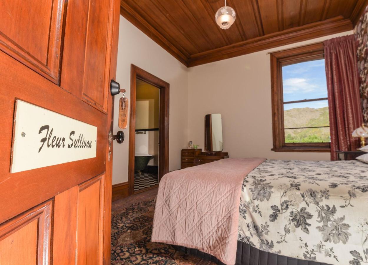 Dunstan House Motel Клайд Екстериор снимка