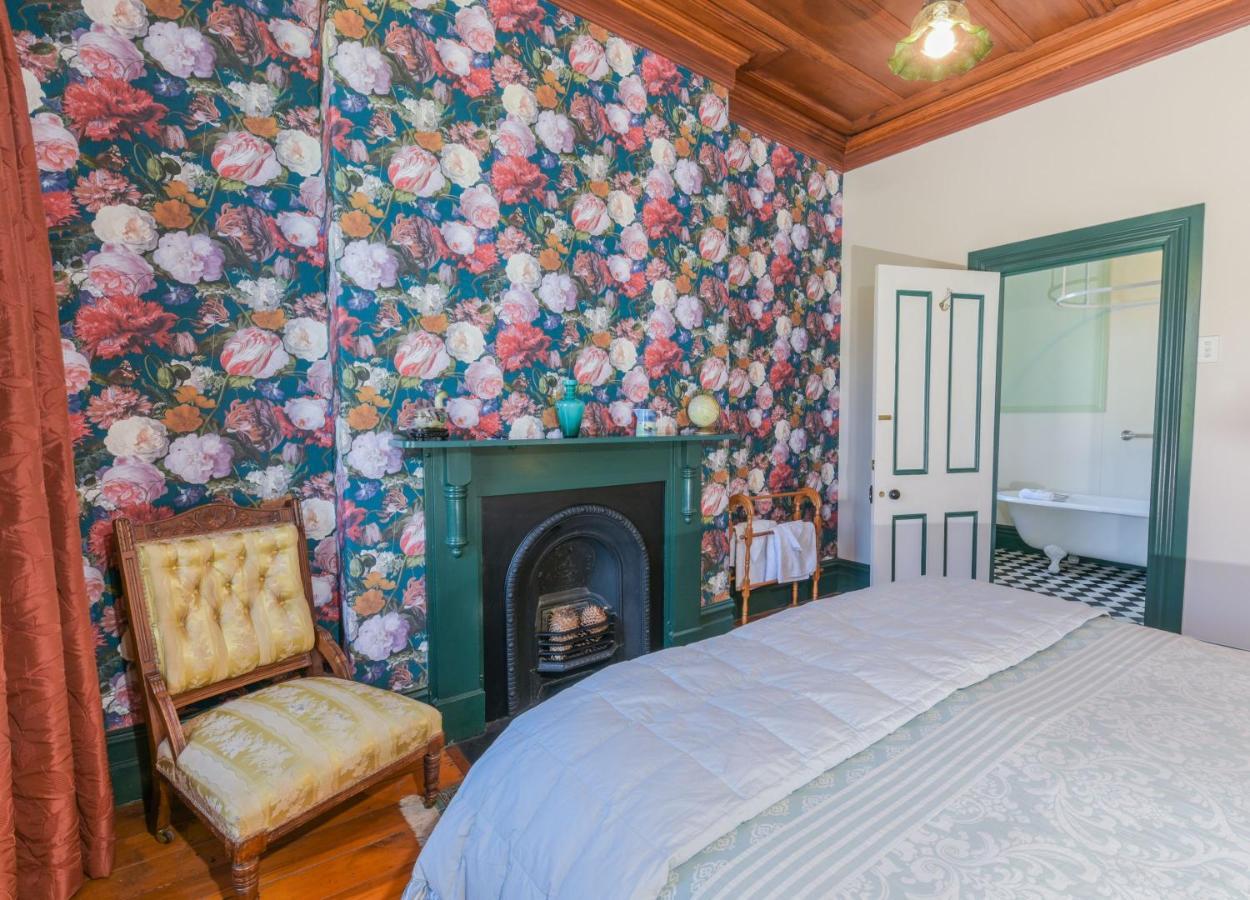 Dunstan House Motel Клайд Екстериор снимка