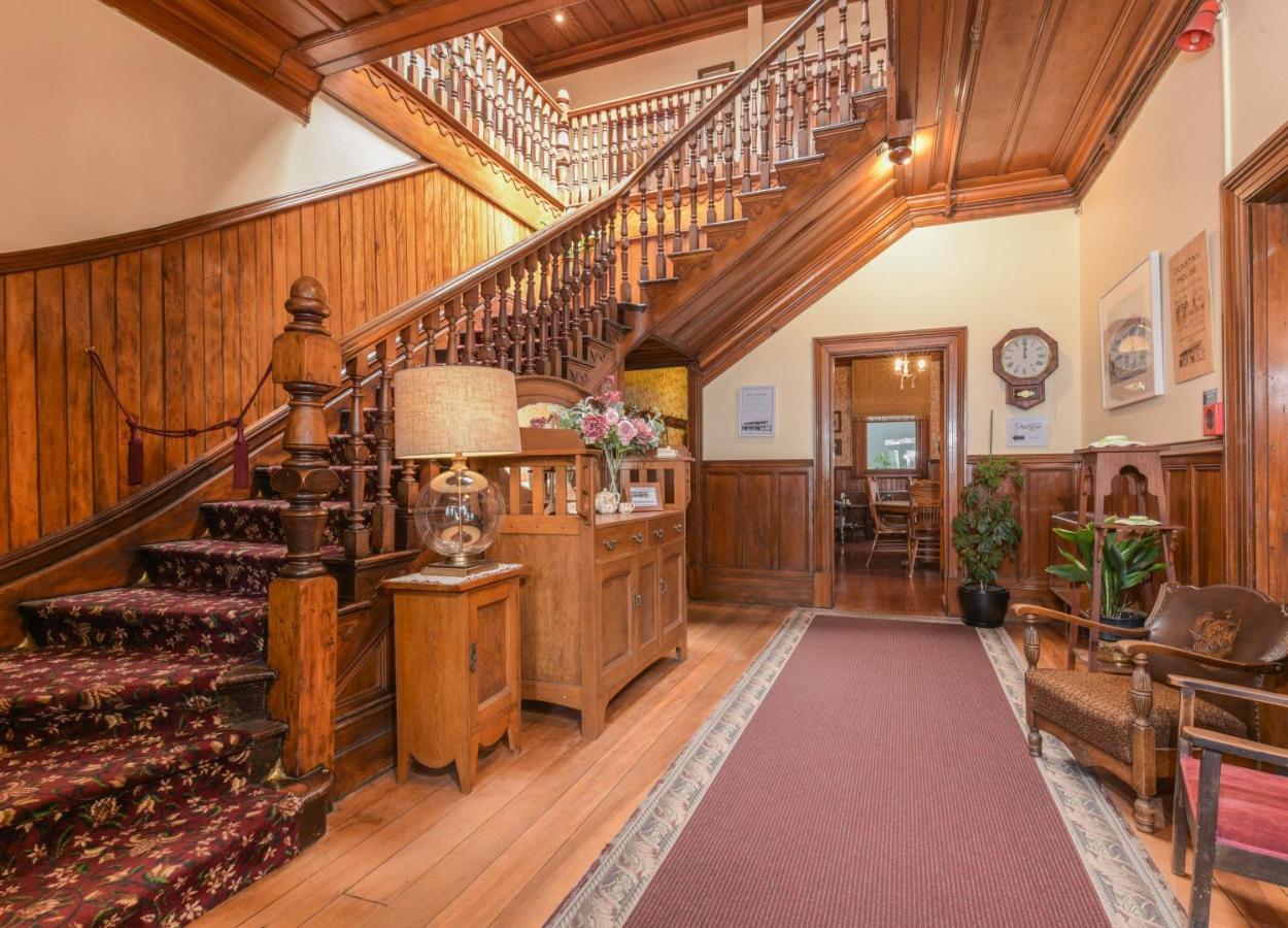 Dunstan House Motel Клайд Екстериор снимка
